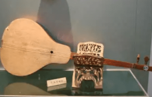 考姆兹简介，目前博物馆收藏的这种乐器是什么样_民俗文化 菊江历史网