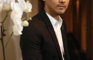 冯德伦【中国香港男导演、演员、歌手】 – 人物百科