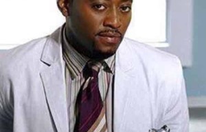 欧玛·艾普斯【美国男演员】 – 人物百科