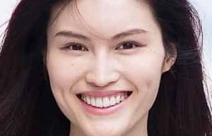 何穗【中国内地女模特、演员】 – 人物百科