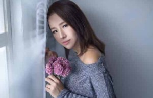 王嘉荧【中国香港电影女演员】 – 人物百科