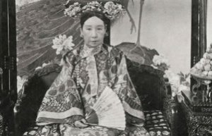 慈禧睡觉都要捧着的宝贝是什么？慈禧为什么爱不释手？_后宫秘史 菊江历史网