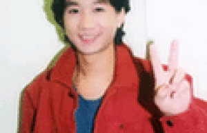 黄家驹【中国香港男歌手、原创音乐人，摇滚乐队Beyond的主唱及节奏吉他手】 – 人物百科