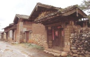 纳西族民居建筑有什么地域特色_民俗文化 菊江历史网