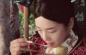 慈禧喝了县令母亲熬的汤，县令父亲知道后为何当场自杀？_后宫秘史 菊江历史网