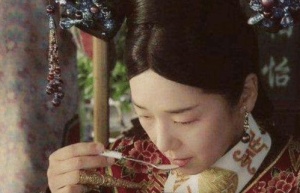 慈禧闹笑话有人敢笑吗？慈禧第一次看到电灯是说了什么？_后宫秘史 菊江历史网