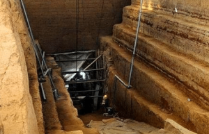 曹操墓中的神秘女尸到底是什么人 会是他老婆当中的哪一位呢_稗官野史 菊江历史网