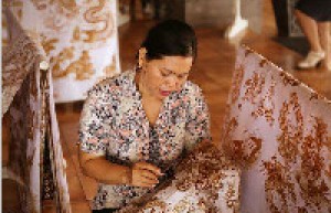 印度尼西亚的蜡染印花有什么工艺？印度尼西亚的蜡染印花制作_民间艺术 菊江历史网