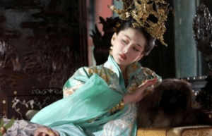 万贵妃为何能宠冠六宫？被历史丑化了的万贵妃究竟是怎么样的？_后宫秘史 菊江历史网