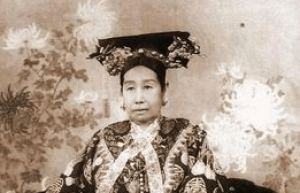 大战在即，慈禧穿寿袍问李鸿章好不好看？李鸿章三个字巧妙脱身！_后宫秘史 菊江历史网