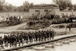 一百多年前的惊人骗局！三人分别扮演皇帝，妃子，太监一路骗到湖北！_稗官野史 菊江历史网