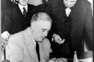 轮椅上的巨人罗斯福_世界近代史 菊江历史网