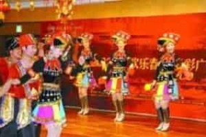 壮族板鞋舞，为何说“板鞋舞”是壮族最奇葩的舞蹈_民俗文化 菊江历史网