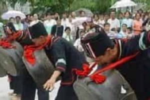 壮族文化，历史悠久的壮族铜鼓舞有着怎样的故事_民俗文化 菊江历史网