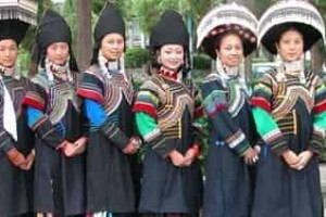 彝族服饰，彝族服饰讲究的是款式的变化多姿_民俗文化 菊江历史网