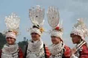 苗族服饰，苗族的盛装和便装有着怎样的差别_民俗文化 菊江历史网