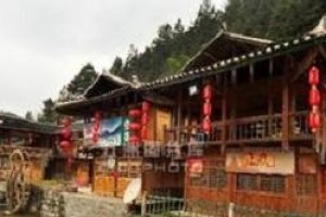 苗族“吊脚楼”有着什么样的历史发展和文化_民俗文化 菊江历史网