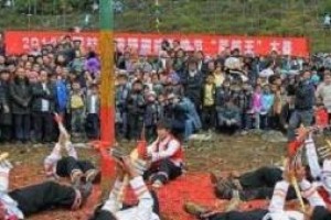 在跳坡节上苗族人有哪些习俗和好玩的过程_民俗文化 菊江历史网