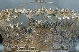 苗族人喜欢的银饰头饰都以什么标准为美_民俗文化 菊江历史网