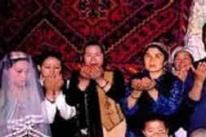 维吾尔族婚俗，维吾尔族男女是怎么订婚的_民俗文化 菊江历史网