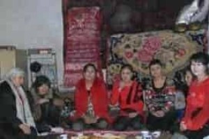 去维吾尔族家做客要注意些啥维吾尔礼节_民俗文化 菊江历史网