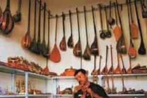 维吾尔族乐器，维吾尔族传统的乐器都有啥_民俗文化 菊江历史网