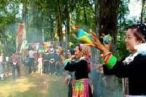 瑶族传统的“抛花包”节目是怎么来的_民俗文化 菊江历史网