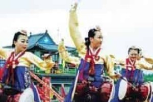 朝鲜族的长鼓舞有啥特点长鼓舞简介_民俗文化 菊江历史网