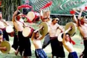 哈尼族人是怎样通过铓鼓舞表达感情的_民俗文化 菊江历史网