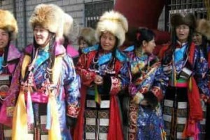 藏族服饰，藏族服饰的主要特点是什么_民俗文化 菊江历史网