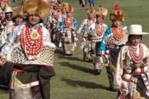 藏族农区服饰有什么特点，牧区服饰有什么特点_民俗文化 菊江历史网