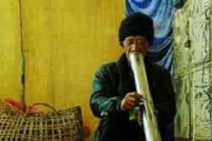 哈尼族的独筒烟锅啥样，哈尼族的饮烟习俗_民俗文化 菊江历史网