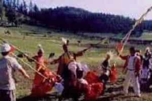 哈萨克族的爱情秋千：荡起青年男女的爱 菊江历史网