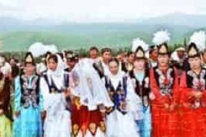 哈萨克族婚俗，在歌声中进行的婚礼 菊江历史网