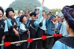 布依族服饰，男装女装和童装各有什么特点 菊江历史网