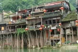 布依族建筑，布依族建筑为什么多为依山傍水 菊江历史网