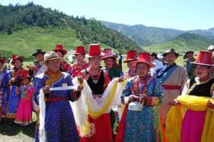 裕固族的传统待客礼俗是怎样的，裕固族好客吗 菊江历史网