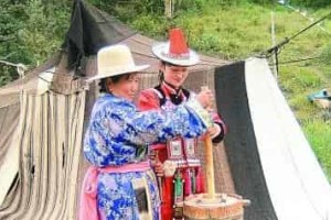 裕固族的生活礼仪与禁忌，出门看黄历办事也看黄历 菊江历史网