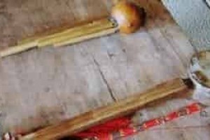 拉祜族乐器简介，拉祜族的小三弦是什么样的 菊江历史网