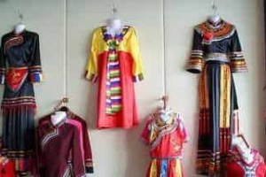 畲族服饰，畲族男女服饰都有什么特点 菊江历史网