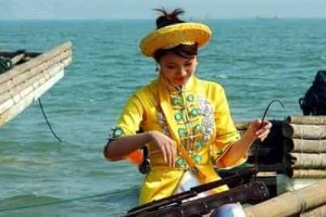 京族人的独弦琴由来历史，京族独弦琴怎么弹 菊江历史网