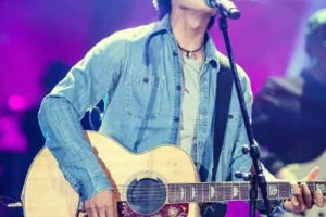 赵雷【中国内地著名民谣男歌手、唱作人、音乐人】 – 人物百科