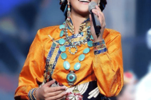 降央卓玛【中国藏族女歌手】 – 人物百科