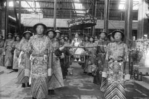 太监在腰间围毛巾是什么原因_稗官野史 菊江历史网