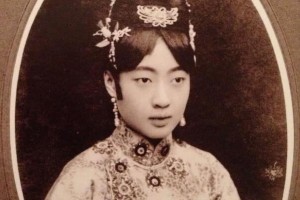 婉容皇后的一生简历：私通侍卫染上鸦片（历经坎坷变成疯子）_清朝历史 菊江历史网