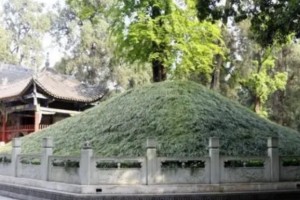 诸葛亮的墓地在什么地方，汉中市棉县定军山脚下（墓地从未被盗）_三国历史 菊江历史网