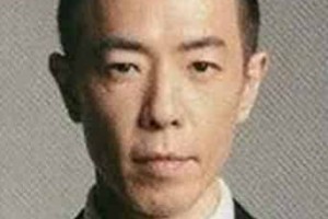 黄贯中【中国香港男歌手、音乐制作人、词曲作者、演员，Beyond乐队的主音吉他手兼主唱】 – 人物百科