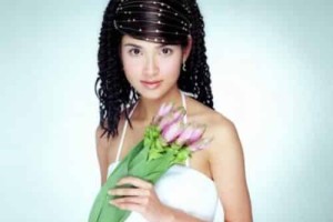 郑雪儿【新加坡女艺人】 – 人物百科