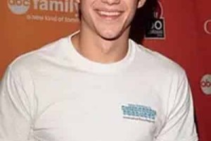 雅各布·扎哈尔【美国男演员】 – 人物百科