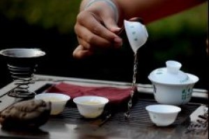 如何品茶？教你品茶的方法_饮食文化 菊江历史网